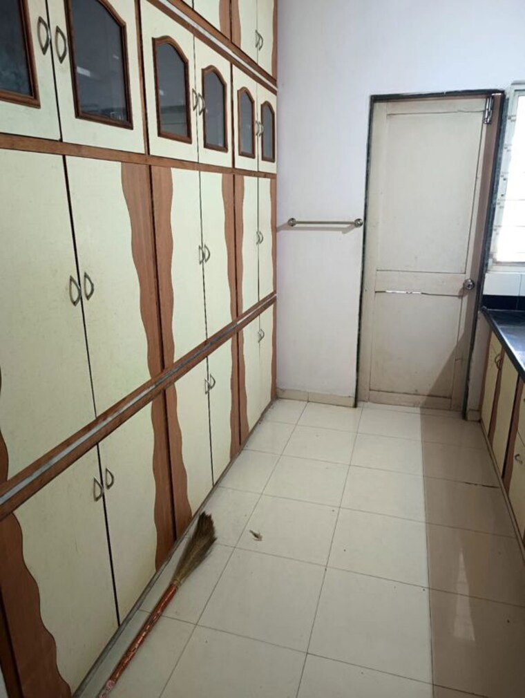 Attached Bathroom, satellite 2 Bedroom 125 Sq.Yd. Apartment In Satellite Ahmedabad 10659747