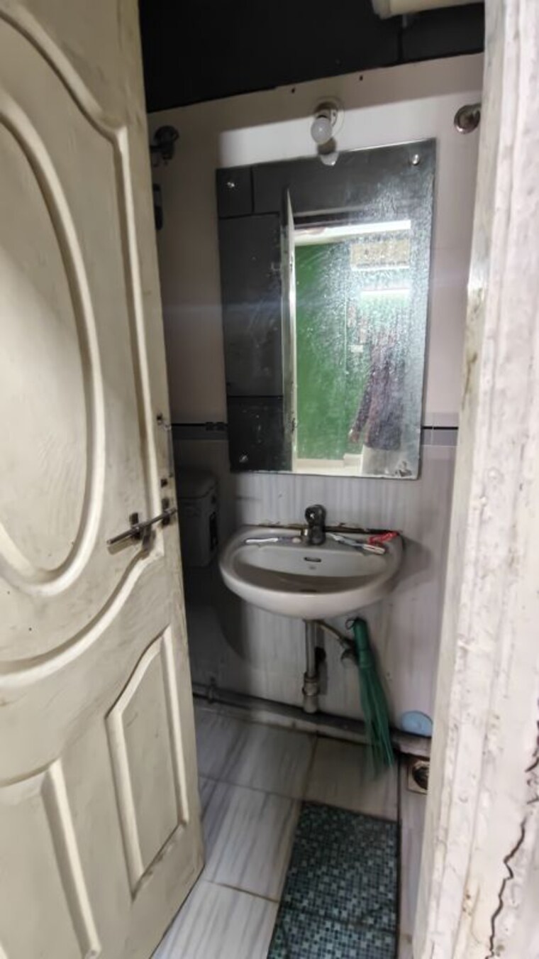 Bathroom, goel-ganga-osian-park 2 Bedroom 860 Sq.Ft. Apartment In Katraj Pune 10659802