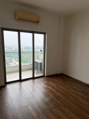 Room in 3 BHK Apartment at Bestech Park View City 1, Sector 48 – for Sale