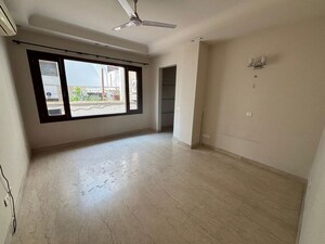 Room in 4 BHK Builder Floor at Panchsheel Park – for Sale