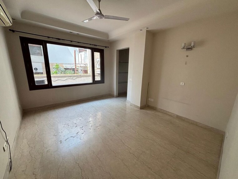 Room, panchsheel park 4 Bedroom 500 Sq.Yd. Builder Floor In Panchsheel Park Delhi 10659855