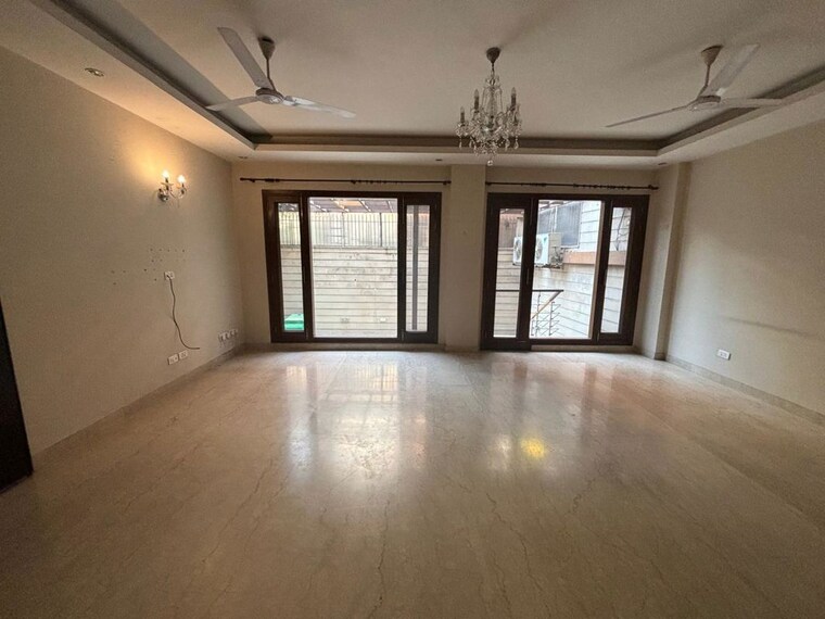 Room, panchsheel park 4 Bedroom 500 Sq.Yd. Builder Floor In Panchsheel Park Delhi 10659855