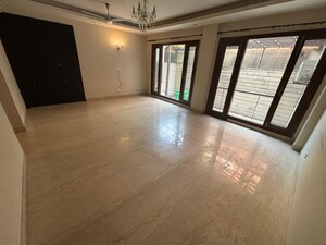 Room in 4 BHK Builder Floor at Panchsheel Park – for Sale