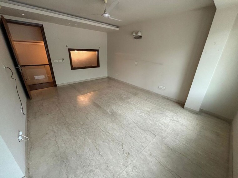Room, panchsheel park 4 Bedroom 500 Sq.Yd. Builder Floor In Panchsheel Park Delhi 10659855