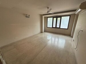 Room in 4 BHK Builder Floor at Panchsheel Park – for Sale