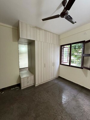 Room in 2 BHK Apartment at Koramangala – for Rent