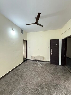Room in 2 BHK Apartment at Koramangala – for Rent