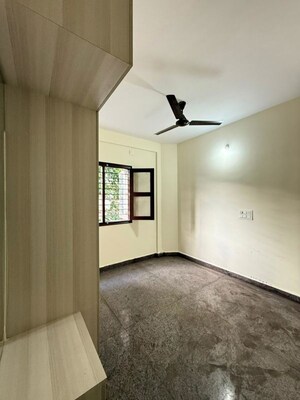 Room in 2 BHK Apartment at Koramangala – for Rent