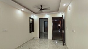 Room in 2 BHK Builder Floor at Saket – for Rent
