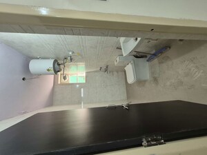 Bathroom in 1.5 BHK Apartment at Mayur Vihar – for Rent
