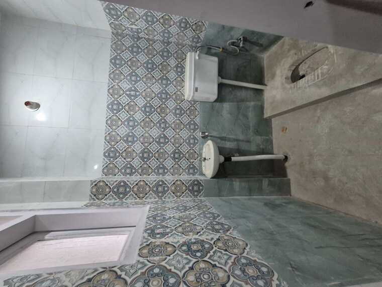 Washroom, mayur vihar 2.5 Bedroom 800 Sq.Ft. Builder Floor In Mayur Vihar Delhi 10659923