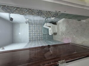 Bathroom in 2.5 BHK Builder Floor at Mayur Vihar – for Rent