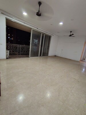 Room in 3 BHK Apartment at Hiranandani Estate Carlton, Ghodbunder Road – for Rent
