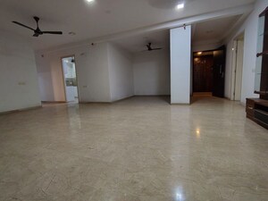 Room in 3 BHK Apartment at Hiranandani Estate Carlton, Ghodbunder Road – for Rent