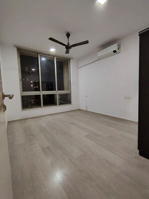 Room in 3 BHK Apartment at Hiranandani Estate Carlton, Ghodbunder Road – for Rent