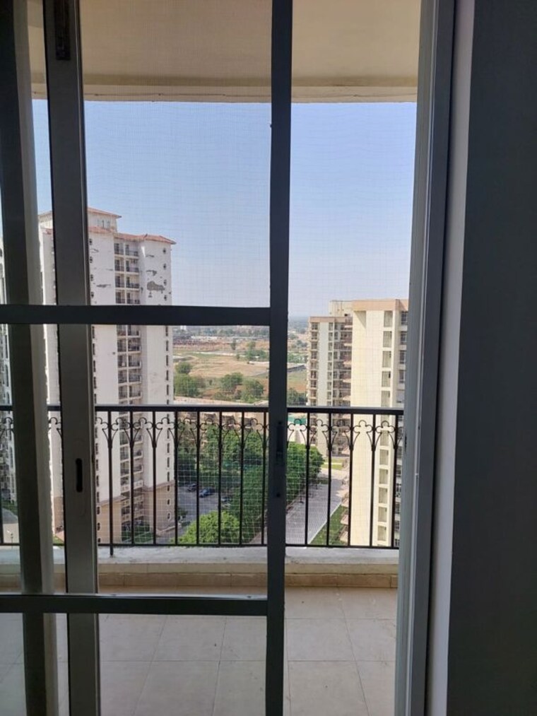 Room, dlf-new-town-heights-i 4 Bedroom 2364 Sq.Ft. Apartment In Sector 90 Gurgaon 10659958
