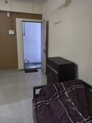1 BHK Apartment For Rent in Juhu Taj CHS, Vile Parle West