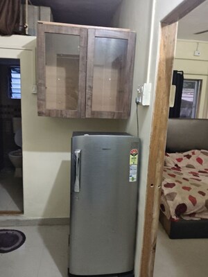 Furnished Amenities in 1 BHK Apartment at Juhu Taj CHS, Vile Parle West – for Rent