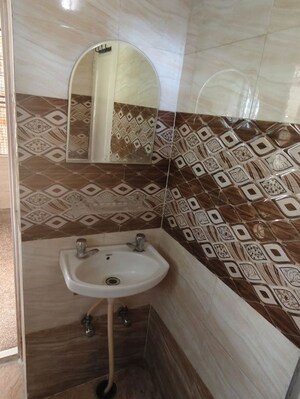 Bathroom in 1 RK Independent House at Sector 21 – for Rent