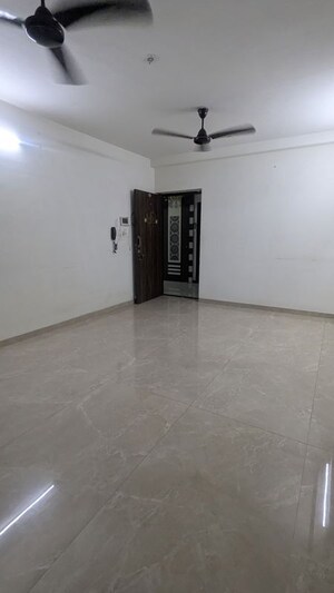 Room in 2 BHK Apartment at Harmony Residency Ghatkopar East, Ghatkopar East – for Rent