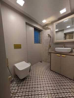 Bathroom in 3 BHK Apartment at Maker Tower, Cuffe Parade – for Sale
