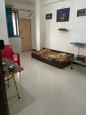 Living Room in 1.5 BHK Apartment at Kurla West – for Rent