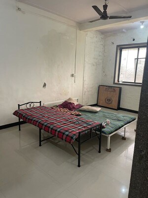Bedroom in 1.5 BHK Apartment at Kurla West – for Rent