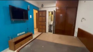 Room in 3 BHK Apartment at Arshie Complex, Versova – for Rent
