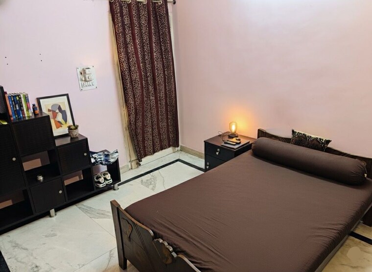 Living Room, rwa-apartments-sector-19 2.5 Bedroom 180 Sq.Mt. Builder Floor In Sector 19 Noida 10660147