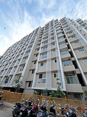 1 BHK Apartment – Exterior View View at Santacruz East - for Rent