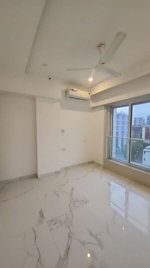 Room in 1 BHK Apartment at Santacruz East – for Rent
