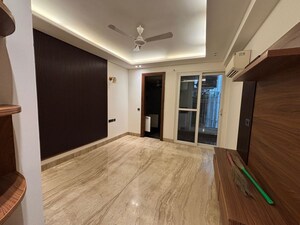 Room in 3 BHK Builder Floor at Shivalik Colony – for Rent
