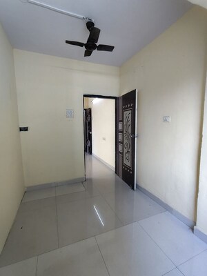 Room in 2 BHK Apartment at Anuradha Tower, Sion East – for Rent