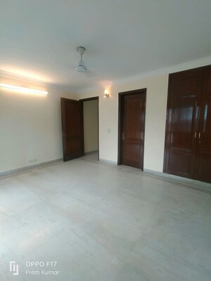 Room in 4 BHK Builder Floor at Greater Kailash I – for Rent