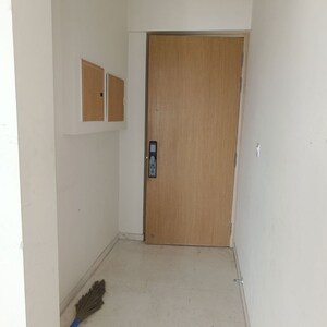 Room in 2 BHK Apartment at Lodha Bel Air, Jogeshwari West – for Rent