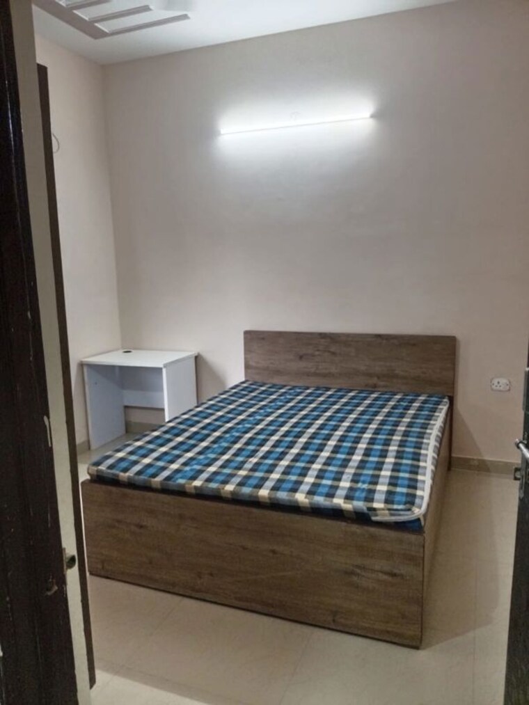 Bedroom, sector 55 1 Bedroom 700 Sq.Ft. Builder Floor In Sector 55 Gurgaon 10660247