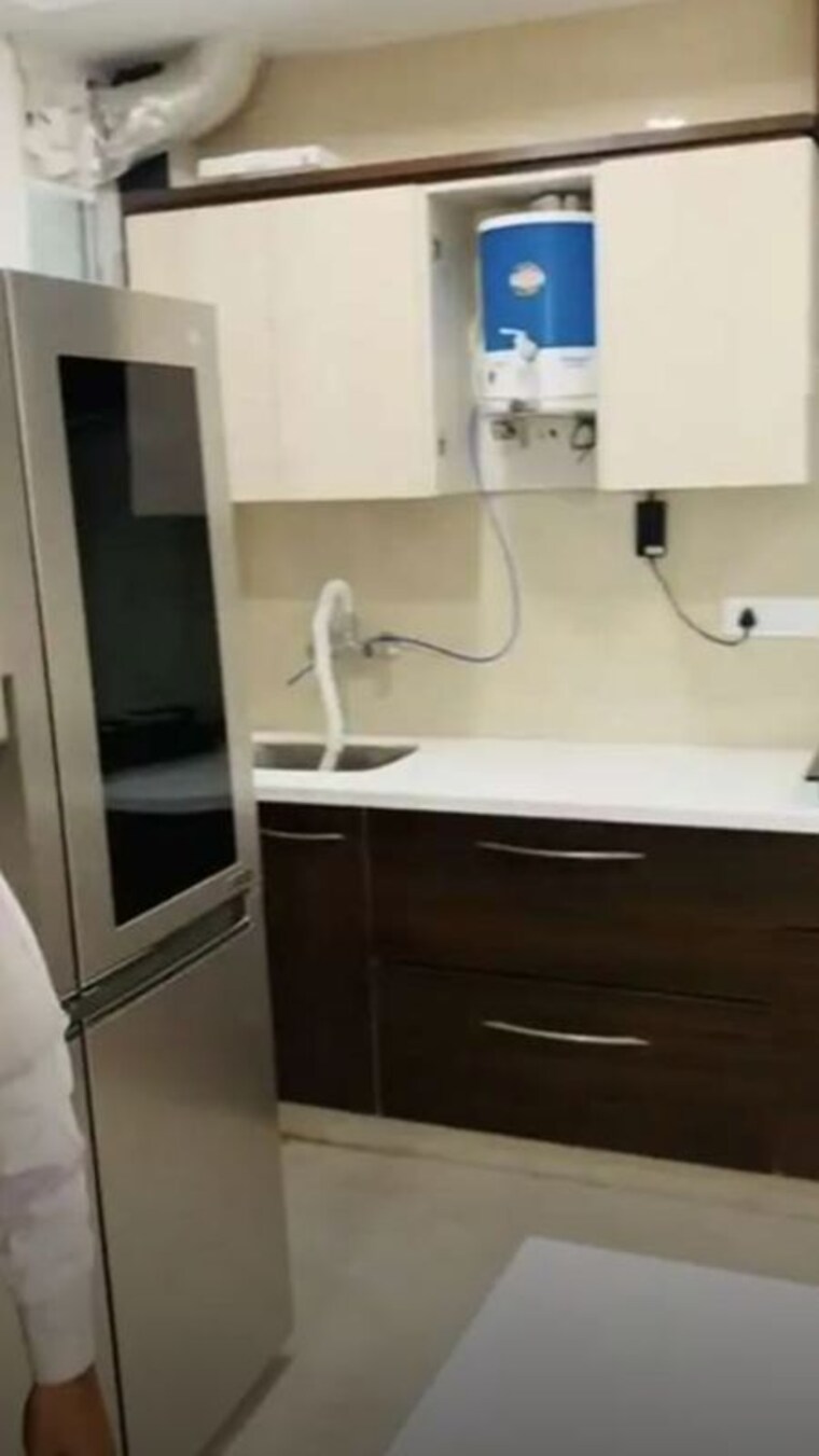 Kitchen, shalimar-emerald 3 Bedroom 2100 Sq.Ft. Apartment In Butler Colony Lucknow 10660263