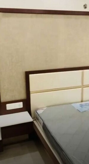 Furnished Amenities in 3 BHK Apartment at Shalimar Emerald, Butler Colony – for Rent