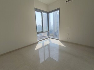 Room in 3 BHK Apartment at Piramal Mahalaxmi, Mahalaxmi – for Rent
