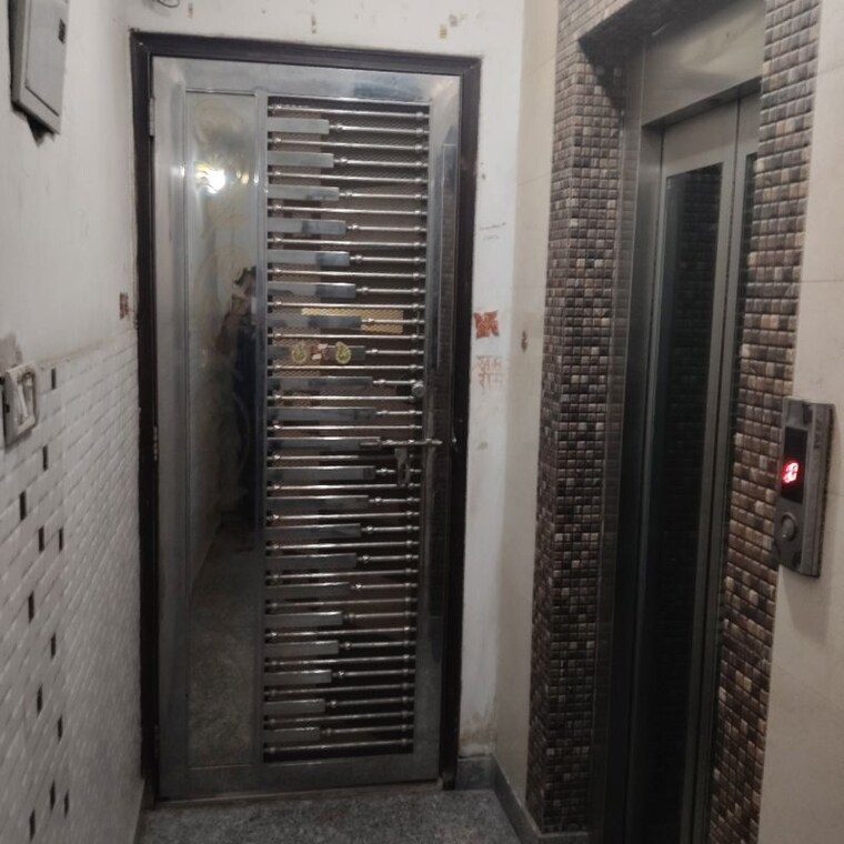 Exterior View, rohini sector 17 3 Bedroom 60 Sq.Mt. Builder Floor In Rohini Sector 17 Delhi 10660229