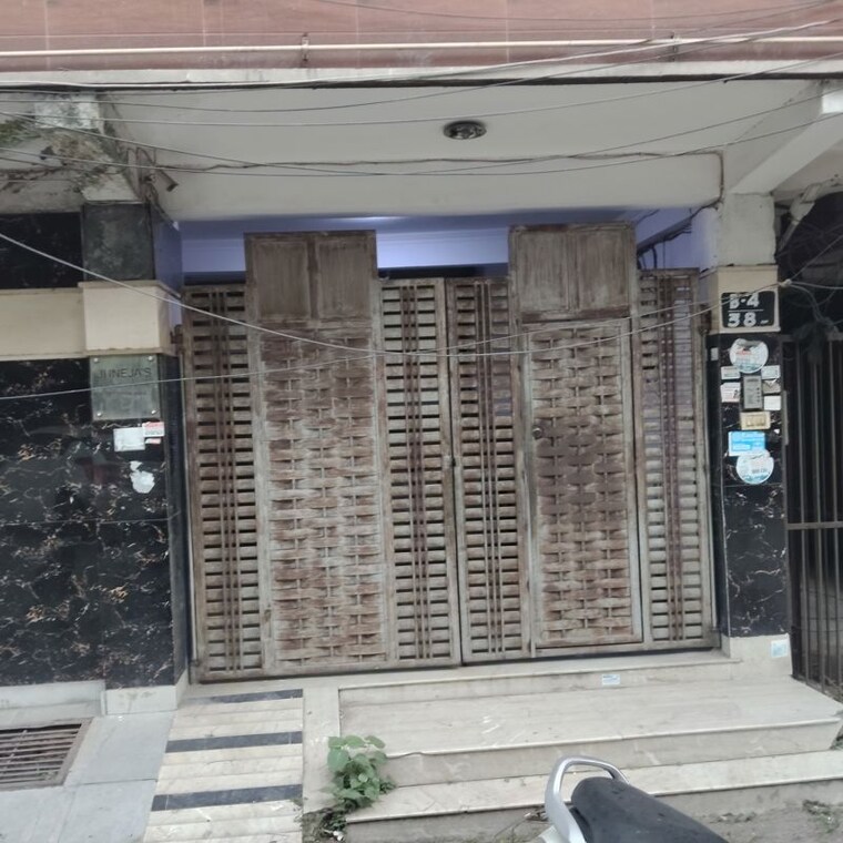 Exterior View, rohini sector 17 3 Bedroom 60 Sq.Mt. Builder Floor In Rohini Sector 17 Delhi 10660229