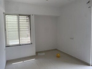 Room in 2 BHK Apartment at Majestique Manhattan, Wagholi – for Rent