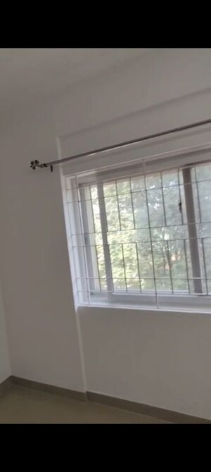 Room in 3 BHK Apartment at Ozone Urbana Pavilion, Devanahalli – for Rent