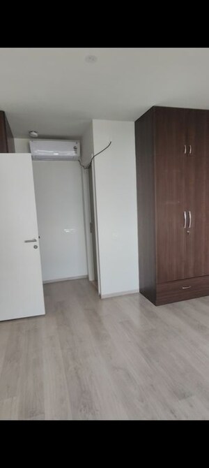 Room in 3 BHK Apartment at Ozone Urbana Pavilion, Devanahalli – for Rent