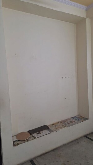 Room in 1 BHK Builder Floor at Vaishali Sector 5 – for Sale