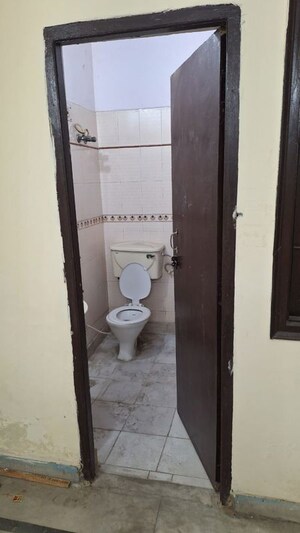 Bathroom in 1 BHK Builder Floor at Vaishali Sector 5 – for Sale