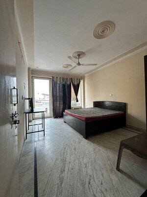 Bedroom in 1 BHK Builder Floor at Sector 52 – for Rent