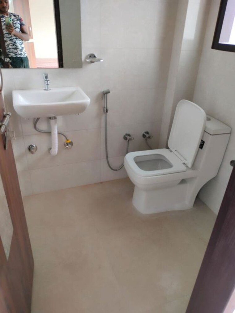 Bathroom, sector 45 1 Bedroom 725 Sq.Ft. Builder Floor In Sector 45 Gurgaon 10660314