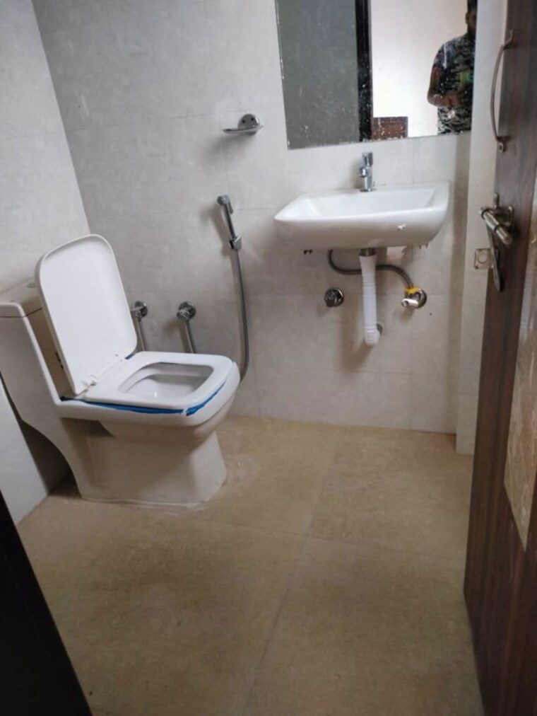 Bathroom, sector 45 1 Bedroom 725 Sq.Ft. Builder Floor In Sector 45 Gurgaon 10660314