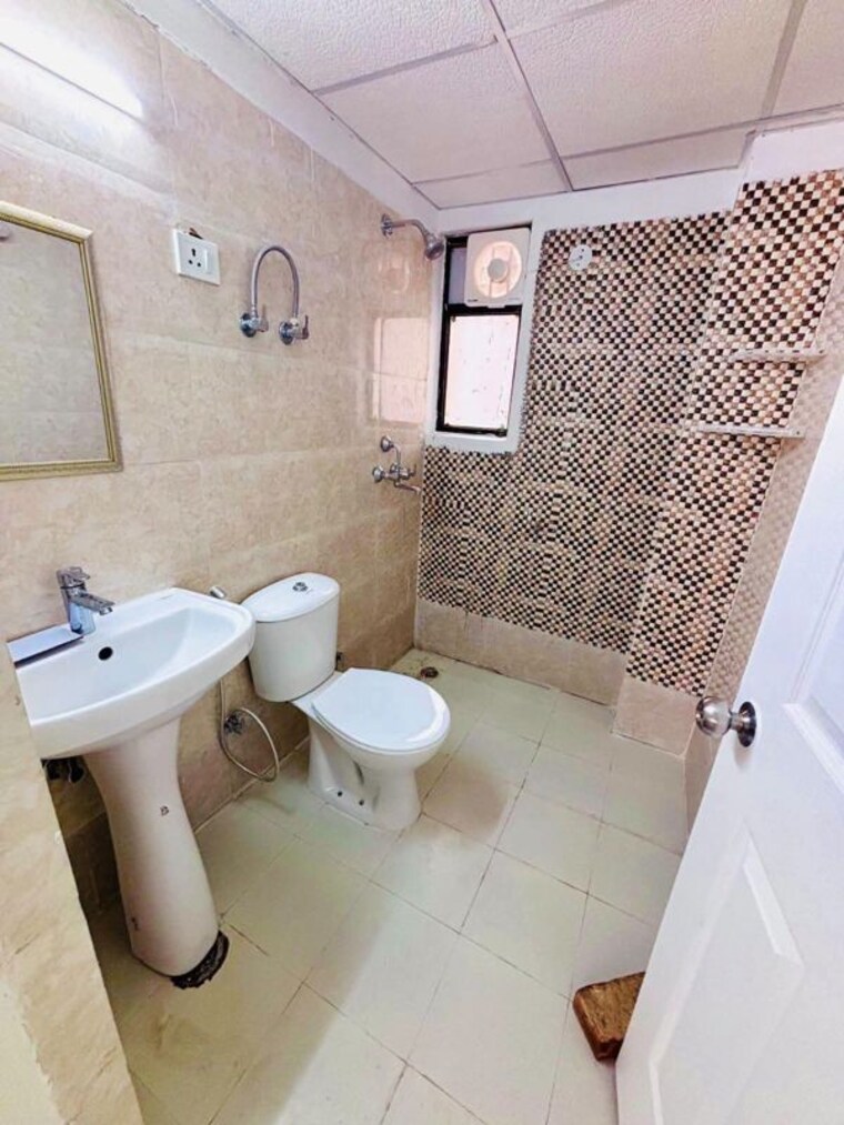 Bathroom, amrapali-terrace-homes 3 Bedroom 1185 Sq.Ft. Apartment In Tech Zone 4 Greater Noida Greater Noida 10660317